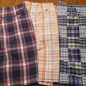 3 Aemerican Eagle shorts